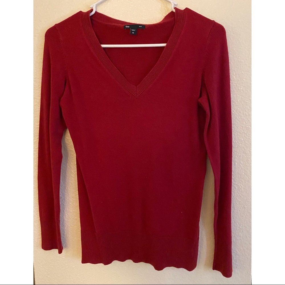 GAP V Neck Sweater